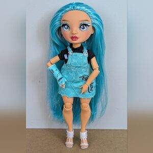 Rainbow High | Brooks Blu, MGA New Friends, Turquoise Teal w Arm Cast